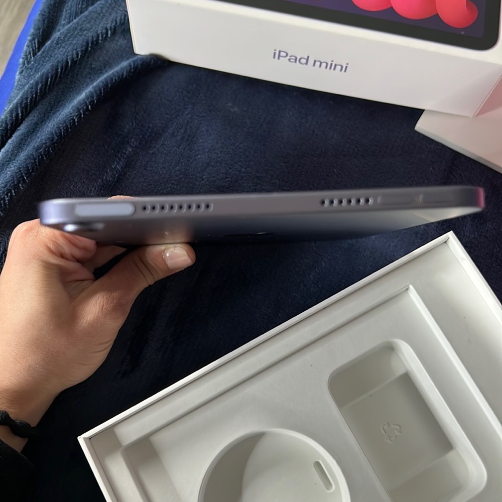 Ipad Mini (6th Generation) Wifi - 256GB with Apple Pencil. - Picture 7 of 12